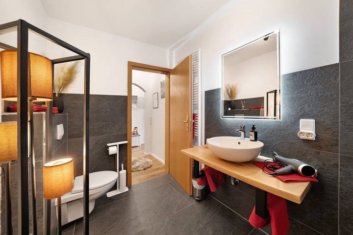 Ganze Wohnung, Ferienwohnung 'Boutique' mit Bergblick, privater Terrasse und Wi-Fi in Lenzkirch Ort, Lenzkirch