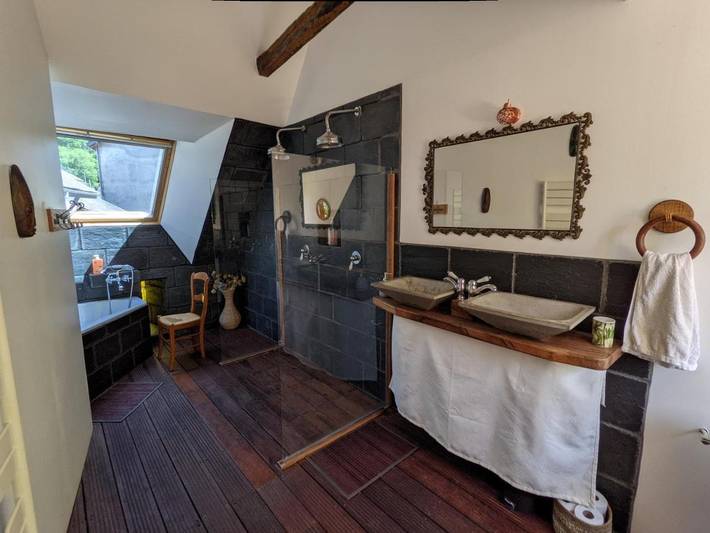 Chambre d’hôte pour 5 personnes, avec vue ainsi que jardin et piscine dans l' Ariège - 4