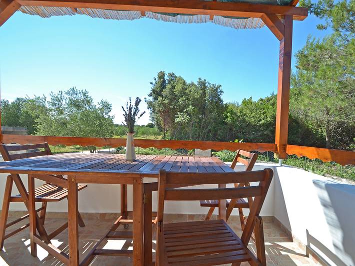 Ferienwohnung für 3 Personen, mit Terrasse und Garten in Sukosan