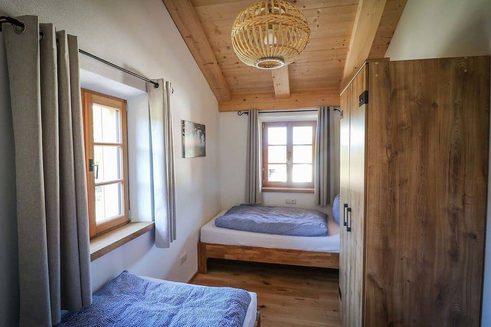 Ganze Wohnung, Ferienwohnung Rapunzel Og mit Balkon und 2 Schlafzimmer in Bad Aibling, Landkreis Rosenheim