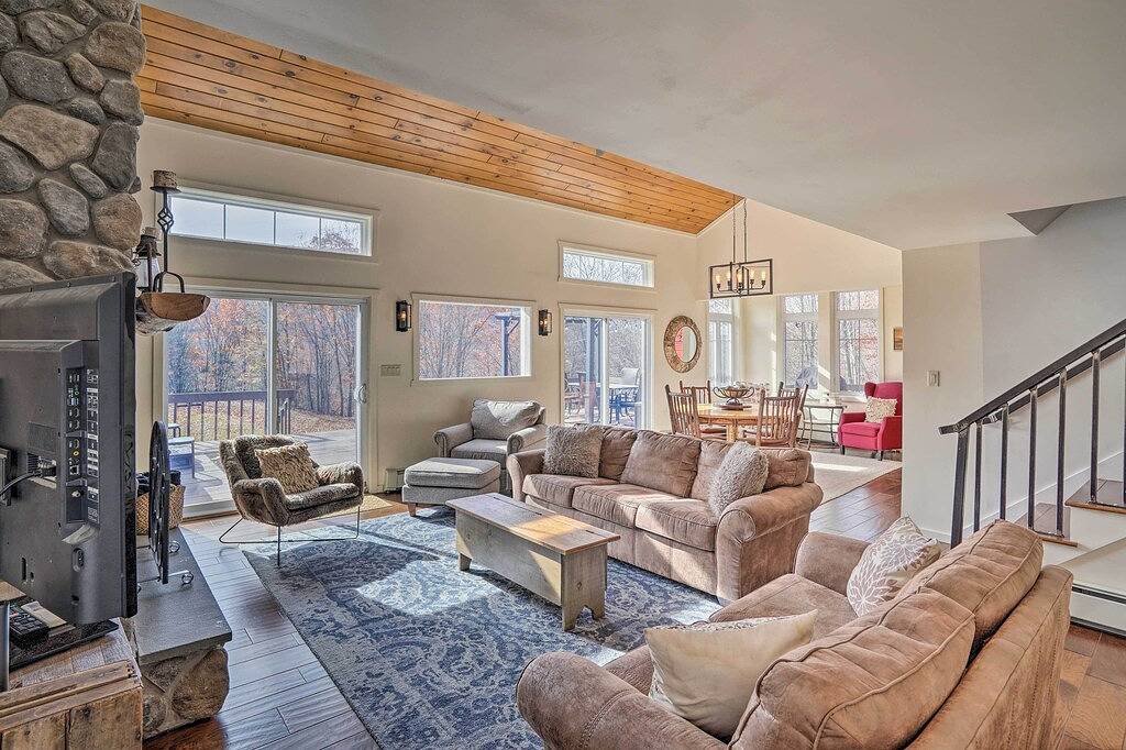 Neu! Sleek 4Br Windham House mit Hot Tub & Mtn Views in Windham, Windham Mountain