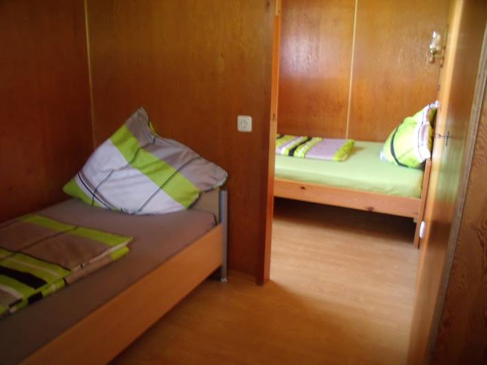 Ganze Ferienwohnung, Ferienhaus Karl - Ferienhaus mit 60 qm, 1 Schlafzimmer, 1 Wohn-/Essbereich, max. für 2 Personen in Nieder-Moos, Freiensteinau
