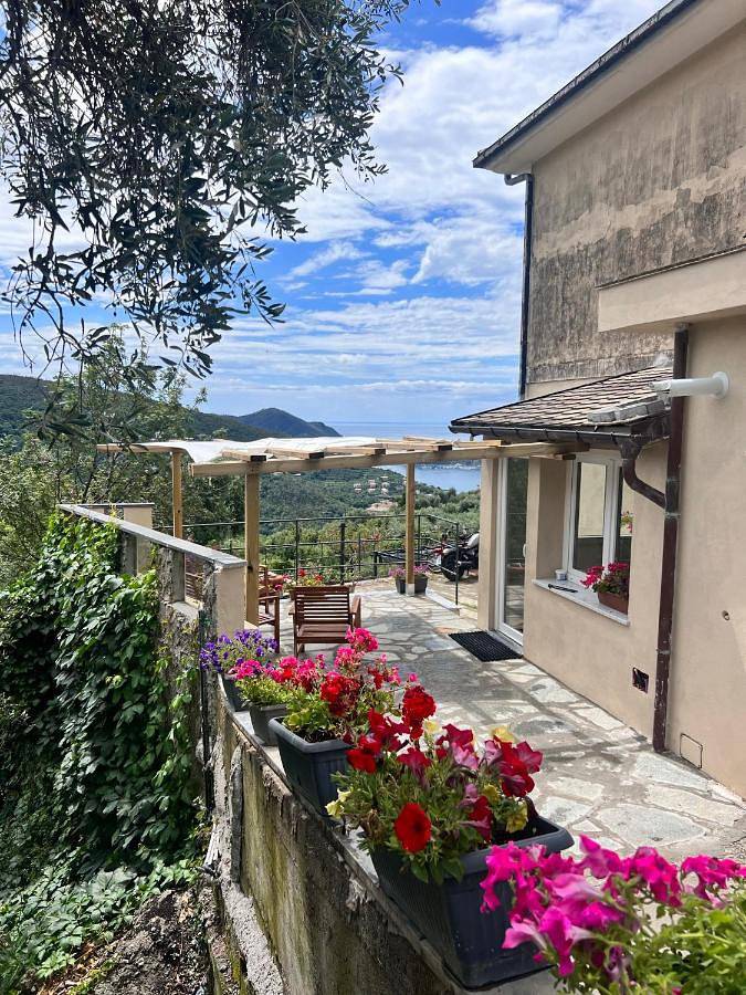 Agriturismo per 2 persone, con Giardino e Panorama a Comune di Lavagna