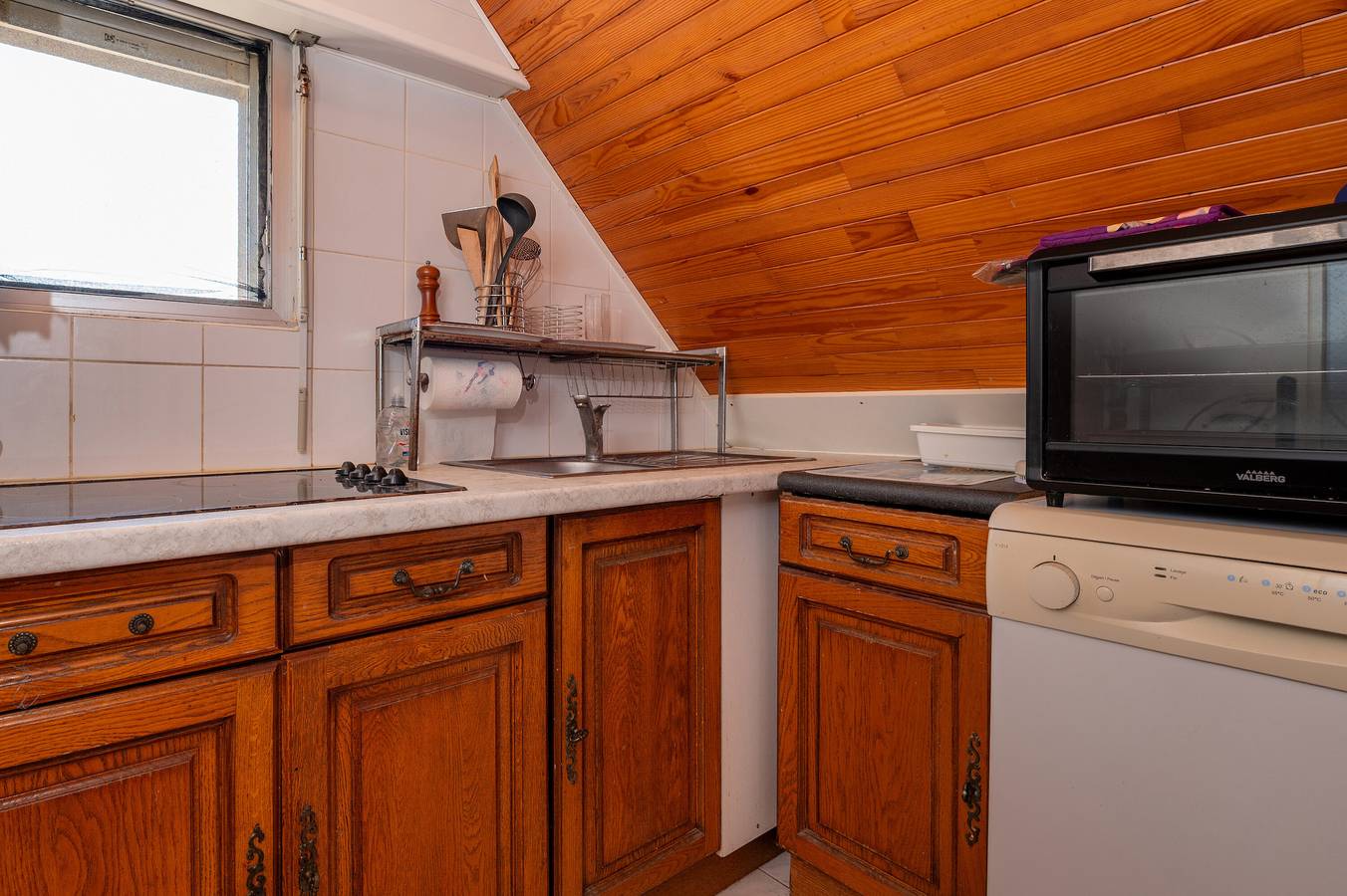 Ganzes Studio, Einzimmerapartment 'À 800m De La Plage' mit gemeinsamer Terrasse und Wi-Fi in Larmor-Plage, Côte des Mégalithes