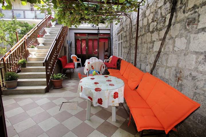 Apartament wakacyjny dla 8 osób w Trogir
