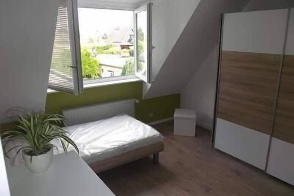Ganze Wohnung, Ferienwohnung Neumünster für 1 - 5 Personen mit 3 Schlafzimmern - Ferienwohnung in Neumünster, Schleswig-Holstein Binnenland