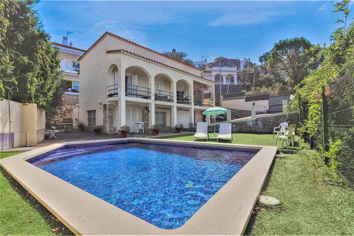 Holiday rental for 6 people, with garden and terrace in Roses