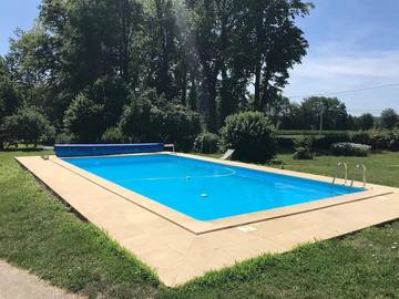Maison de vacances pour 2 personnes, avec jardin ainsi que terrasse et piscine dans Yonne