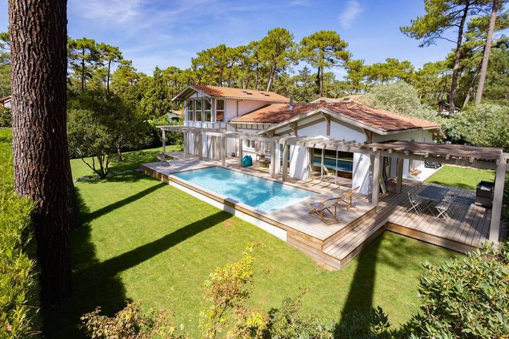 Appartement de vacances pour 8 personnes, avec piscine et jardin