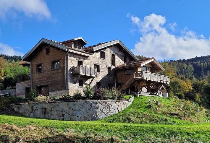 Maison de vacances pour 15 personnes, avec piscine et jardin ainsi que vue et sauna, animaux acceptés