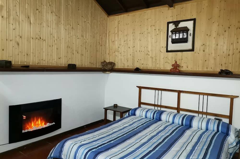 Typical Canarian house with pool and wifi in the mountains of Telde. in Telde, East Gran Canaria