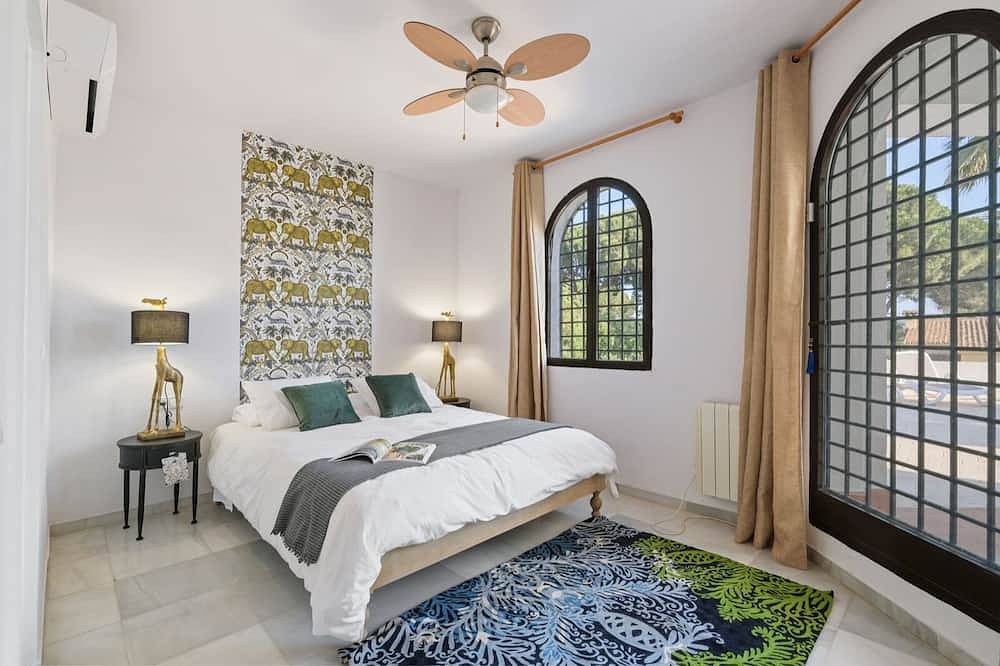 Sahara Villa in Carib Playa, Marbella