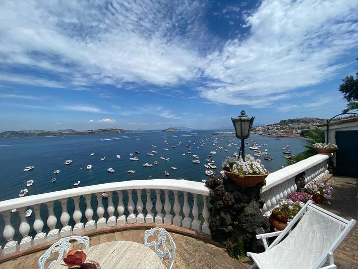 B&b per 2 persone, con giardino e panorama in Procida