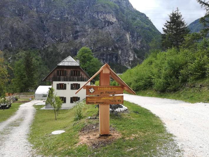Camping für 2 Personen, mit Ausblick und Terrasse sowie Garten im Triglav Nationalpark
