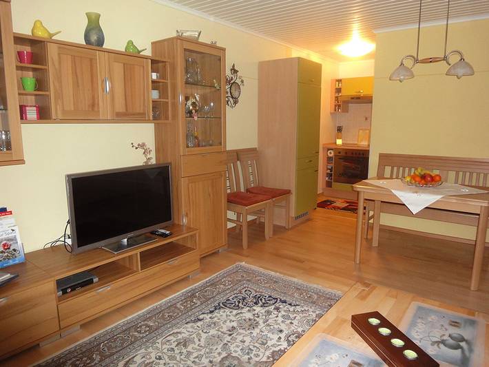 Apartamento inteiro, Ferienwohnung Majo - Ferienwohnung 40 qm mit Balkon in Bad Birnbach, Bayerische Golf und Thermenland