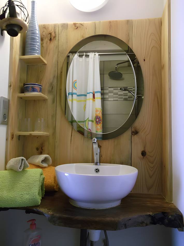 Chambres d'hôtes Le Charron - Chambre La Toupie in Saint-Étienne-du-Vigan, Haute-Loire