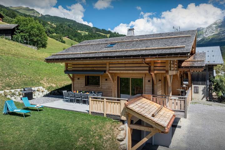 Chalet pour 12 personnes, avec jardin ainsi que sauna et jacuzzi, adapté aux familles à Le Grand-Bornand - 4