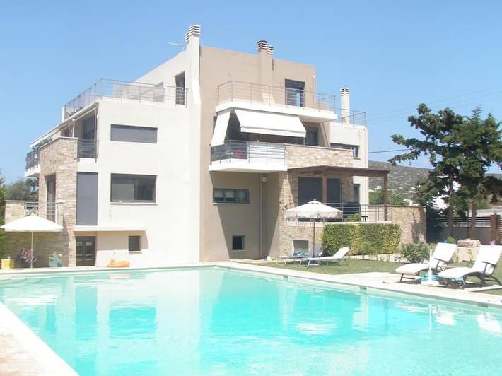 Ferienwohnung für 5 Personen, mit Pool und Garten sowie Balkon und Ausblick