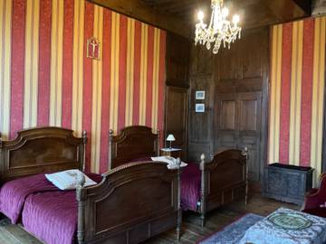Gîte pour 2 personnes, avec jardin à Équilly
