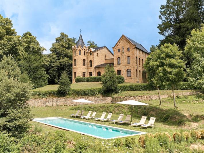 Castell de Villavecchia - Schloss mit Pool Girona Barcelona in Sant Hilari Sacalm, Girona Provinz