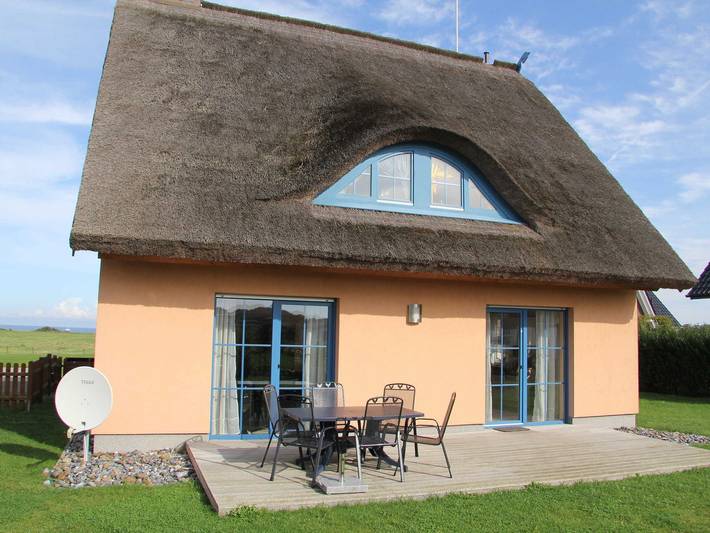 Ferienhaus mit Meerblick für 6 Personen, mit Terrasse und Garten sowie Sauna in Dranske