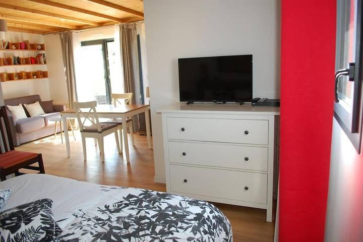 Gîte pour 3 personnes, avec vue ainsi que jardin et piscine à Fuveau - 4