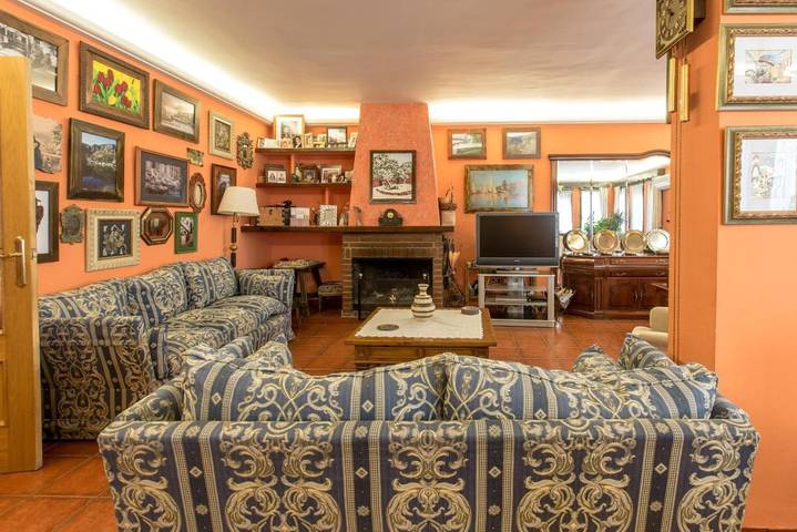 Casa rural para 13 personas, con piscina y jardín, Se admiten mascotas en Casas de Juan Núñez