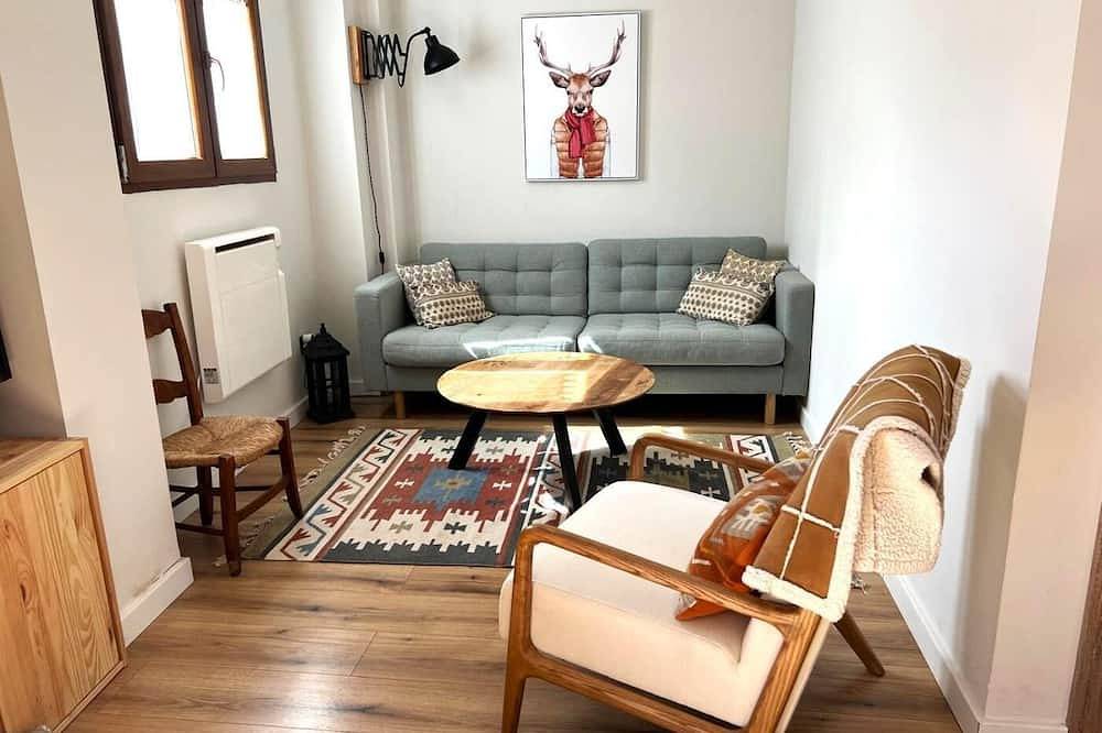 Apartamento entero, Planta Baja 3 hab. con Chimenea, Patio Privado y Wifi in La Molina, Alp