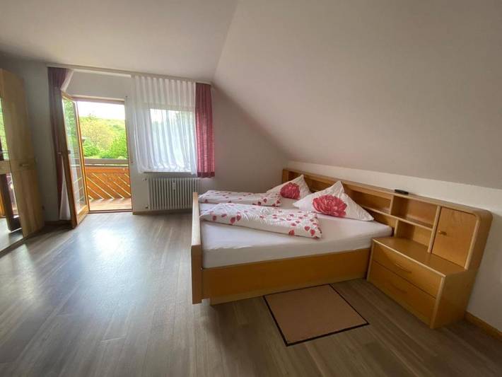 Landhaus für 4 Personen, mit Garten und Ausblick sowie Balkon in Markgraeflerland - 2
