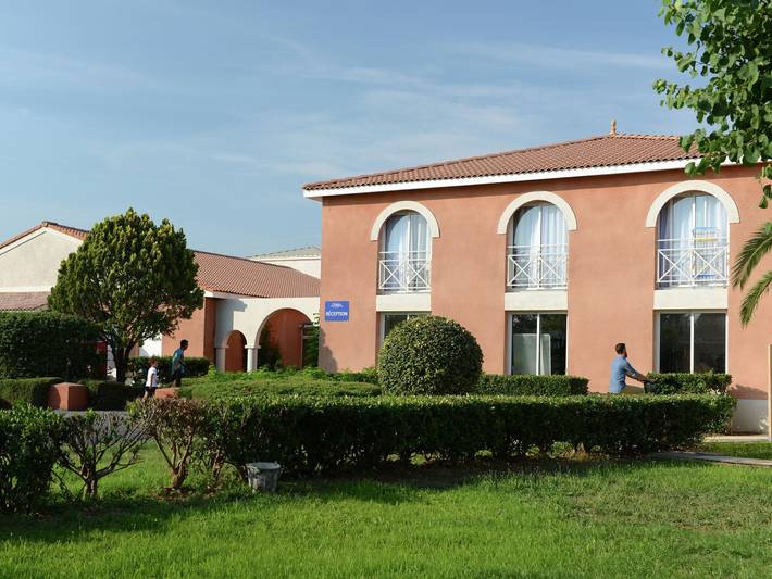 Gîte pour 6 personnes, avec sauna ainsi que terrasse et piscine à Sallèles-d'Aude