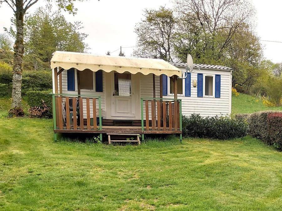Camping La Vallée - Mobilheim 4 personen - Mohnblume in Perpezat, Regionaler Naturpark Volcans d'Auvergne