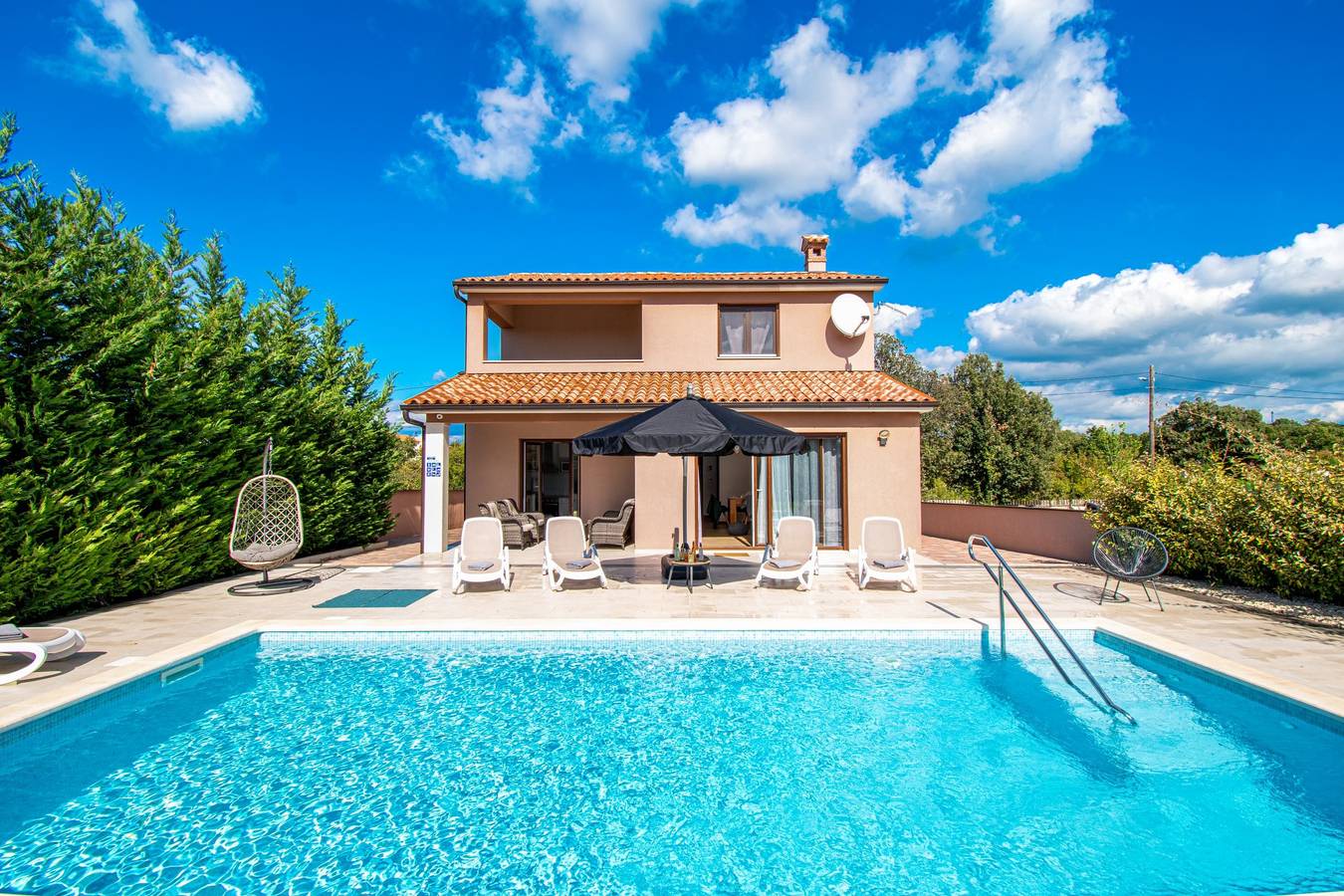 Pretty family villa with private pool near Pula. in Marčana, Southcoast Istria