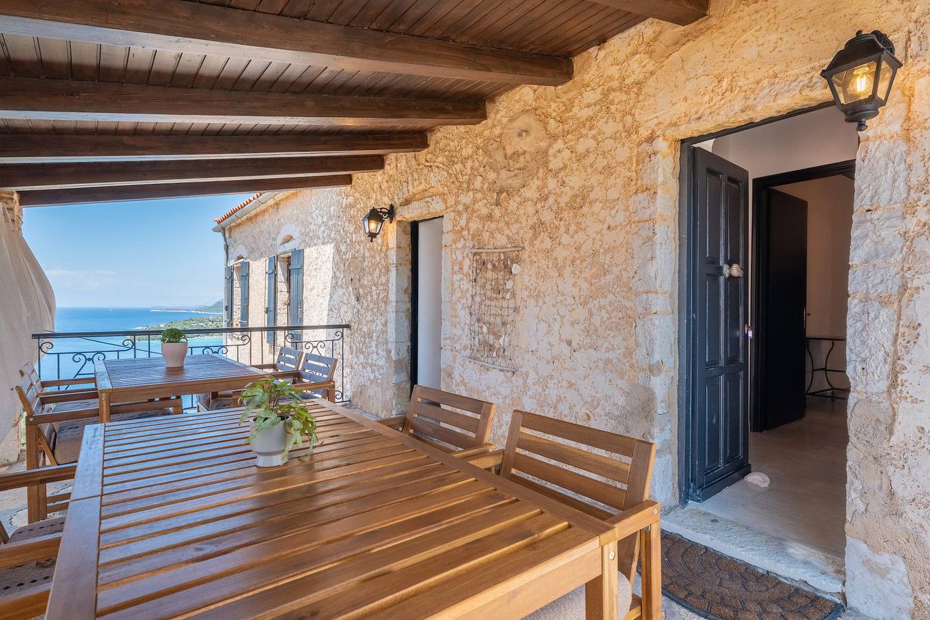 Entire apartment, Apartment 'Old Manor House 3' with Sea View, Wi-Fi and Air Conditioning in Syvota, Thesprotia region