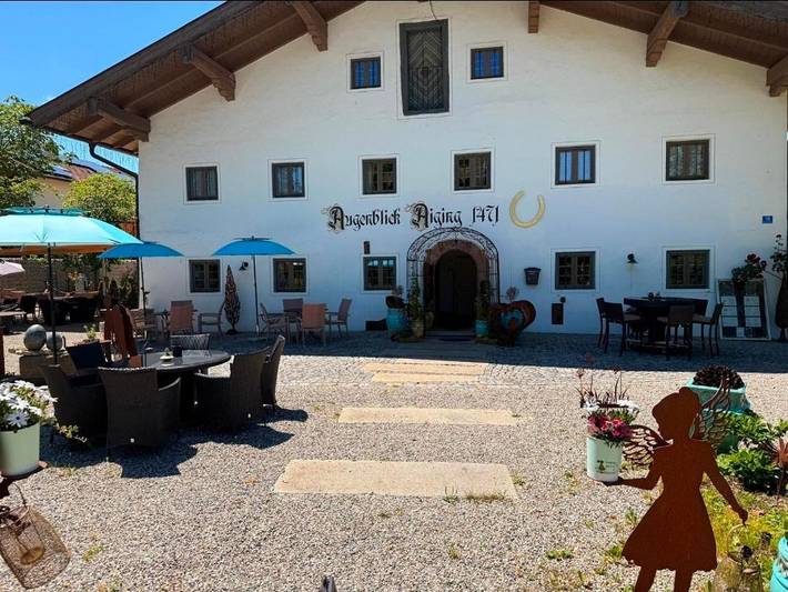 Hotel, mit Terrasse und Garten in Nußdorf