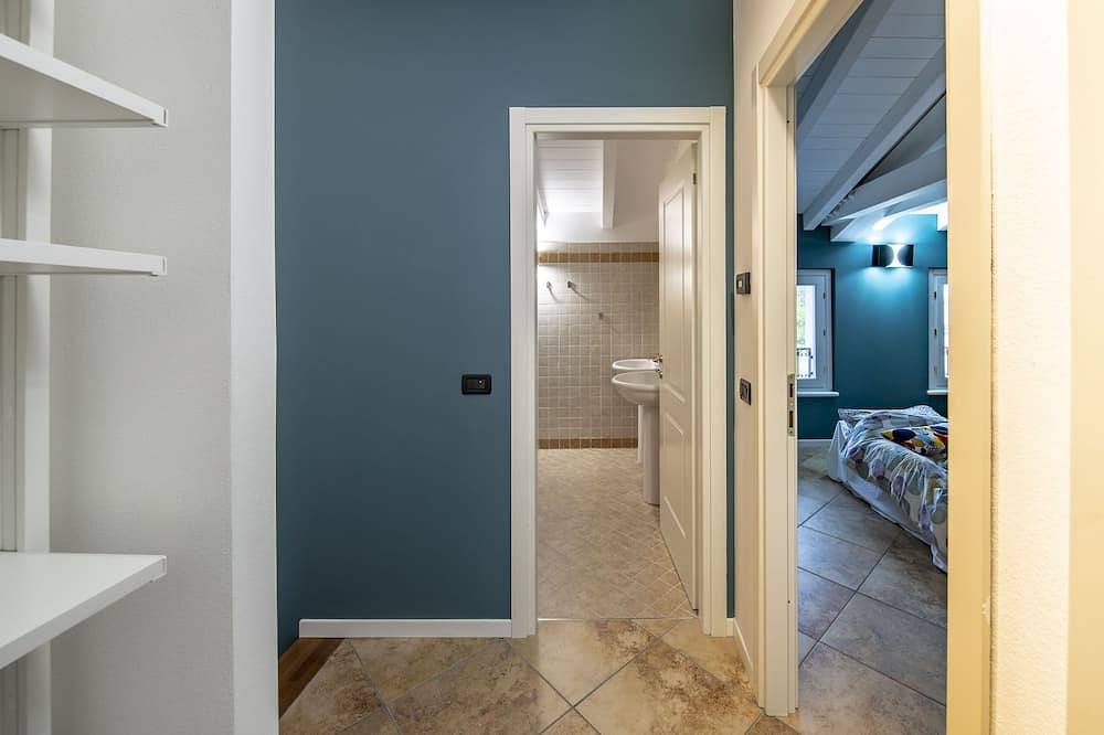 \"Designcontrodesign in Desenzano del Garda, Brescia Provinz