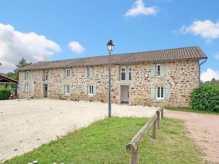 Location de vacances pour 6 personnes, avec jardin à Saint-Mathieu