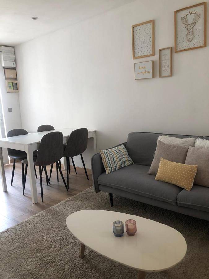 Appartement entier, One-Bedroom Apartment in Béthune, Région de Béthune