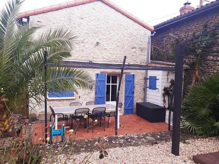 Gîte pour 6 personnes, avec vue et jardin à Savigny-sous-Faye