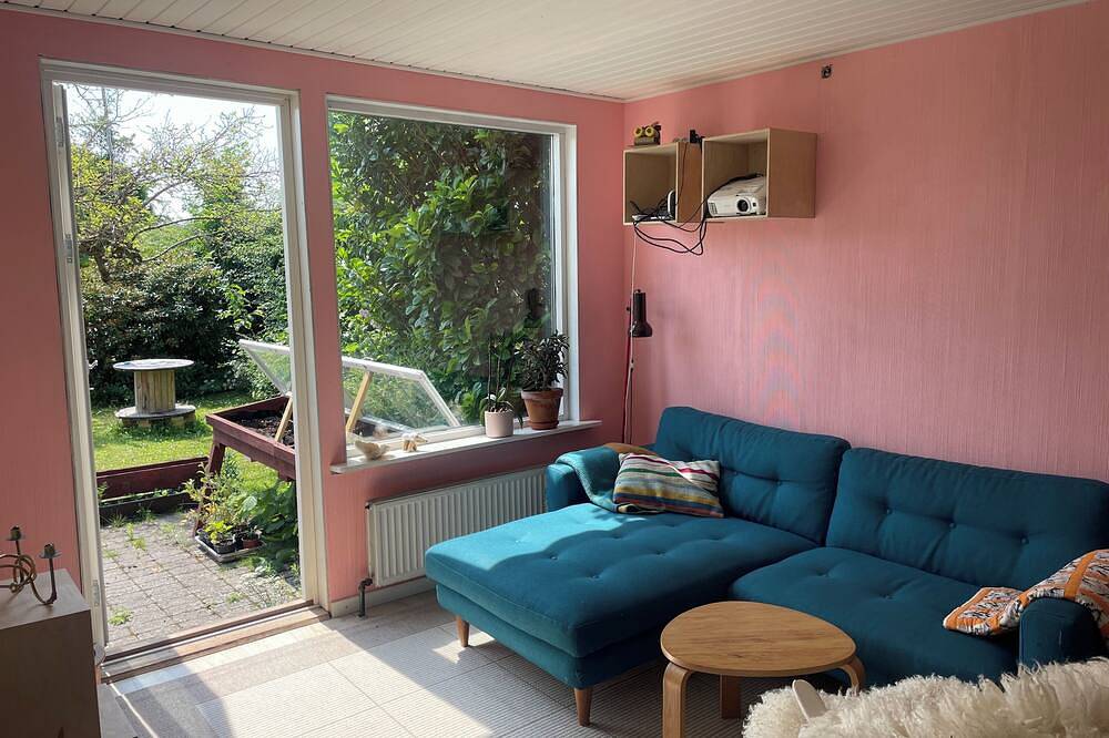 Cozy family home with a large yard, a barbecue area, and close to Copenhagen. in Hvidovre, Hovedstaden