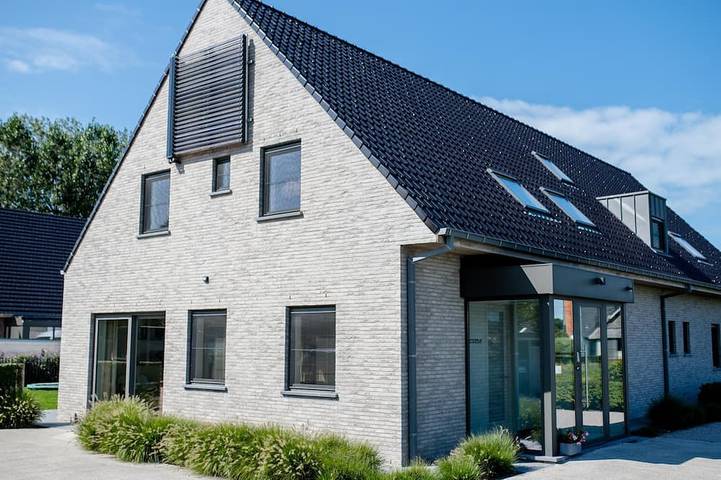 Agriturismo voor 20 personen, with terras and tuin as well as sauna, met huisdier in De Haan