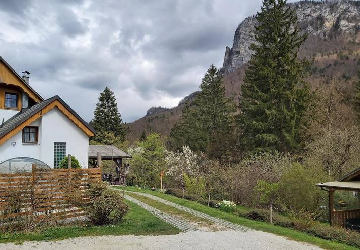 Ferienwohnung für 6 Personen, mit Terrasse und Garten sowie Pool und Ausblick in Bled - 4