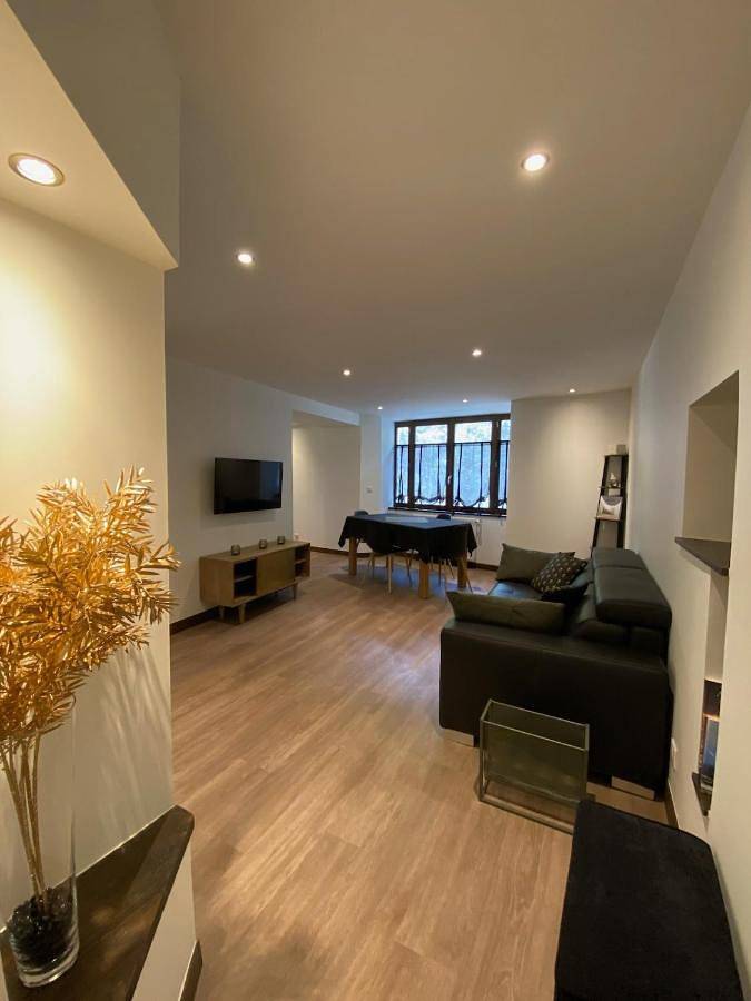 Gîte pour 6 personnes, avec terrasse dans Cite Medievale de Conflans