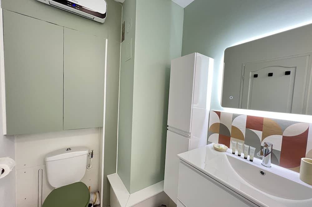 Apartamento entero, Apartamento-Baño privado con bañera-L'Evasion in Calais, Región de Calais