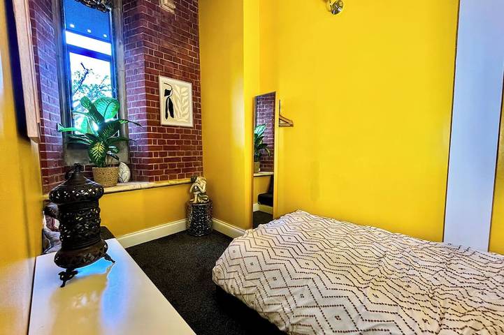 Seaside Chapel Retreat - Cinema Snug+Free Parking in Portsmouth, Südostengland