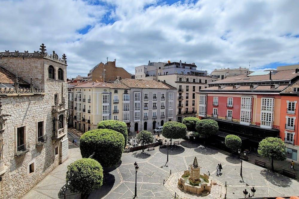 Entire apartment, Mía Suites I - Centro Histórico - Parking & Wifi Free in Burgos, Burgos Province