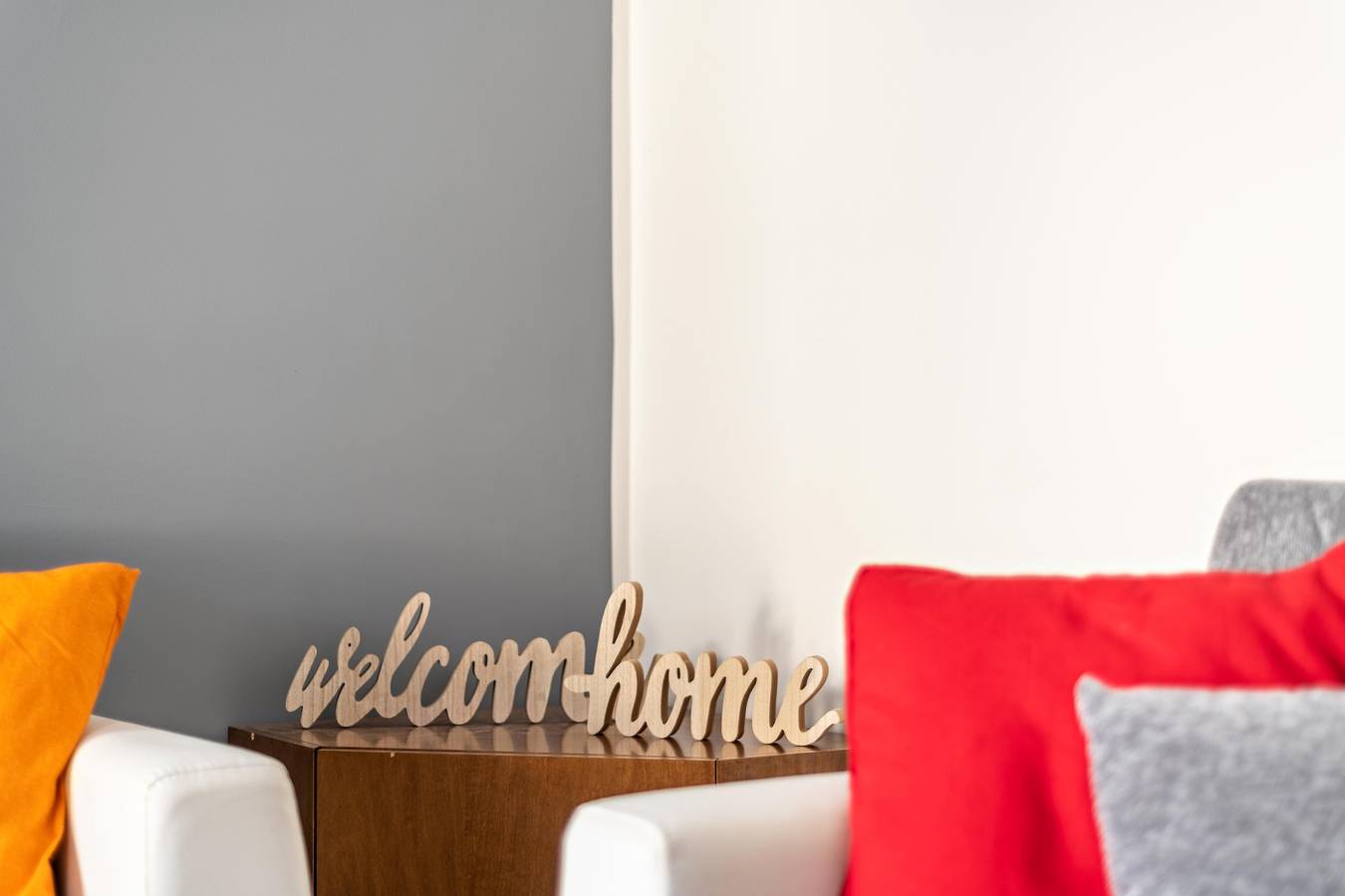 Entire apartment, Apartment 'My Town Home' with Balcony, Wi-Fi and Air Conditioning in Torri del Benaco, Garda Mountains