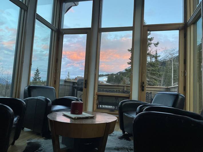 Chalet for 19 people, with garden and hot tub, with pets in Kicking Horse