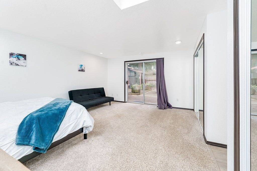 🌟Newly Renov✔️Lg Mstr Br✔️3 Br ✔️Wifi ✔️✈️ ✔️ Mall ✔️Ac ✔️Hot tub🌟 in SeaTac, King County