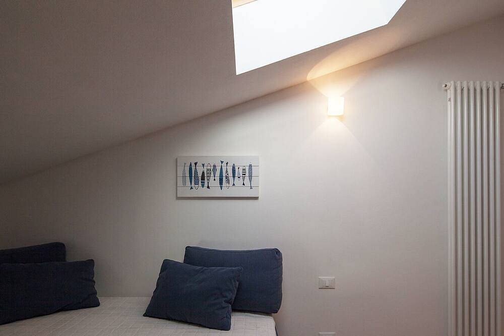 Appartamento intero, Terrazza Blueline - Mansarda con due camere frontespiaggia a Fiascherino in Tellaro, Comune di Lerici