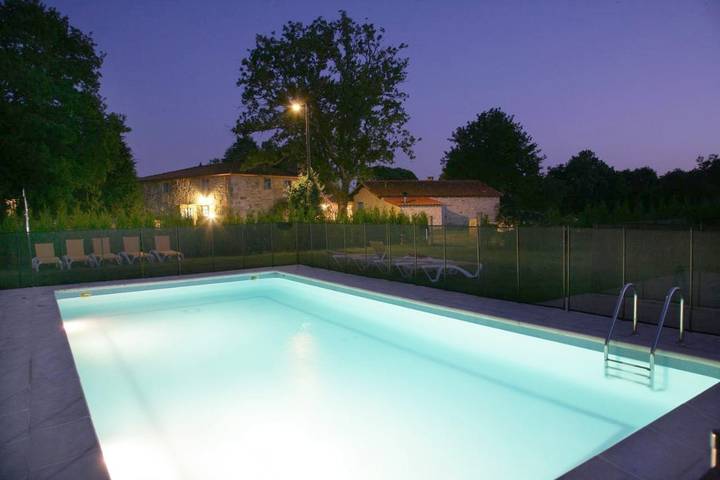 Casa rural con piscina para 2 personas, con Jardín y Piscina en Provincia de Lugo